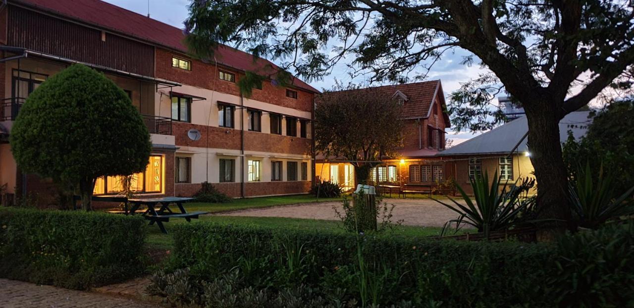 Hotel Lovasoa 4C Antsirabe Exterior foto